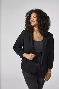 Блейзер с рюшами на рукавах ONLY Curve, черный