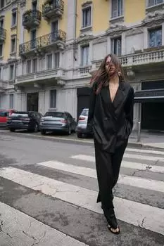 Блейзер со складками ZARA, черный