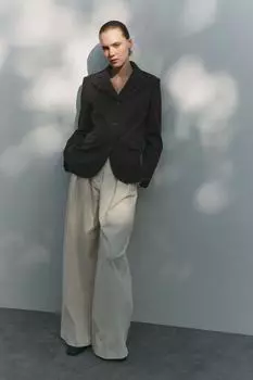 Блейзер в минималистичную полоску из коллекции zw ZARA, коричневый