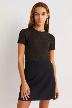 Блестящая футболка с рюшами на рукавах Boden, черный