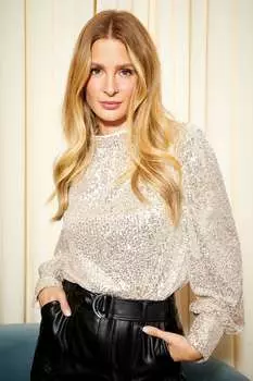 Блуза для вечеринки с длинными рукавами и высоким воротником и пайетками Friends Like These, желтый