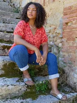 Блуза Live Unlimited Curve с V-образным вырезом и цветочным принтом, Красный/Мульти