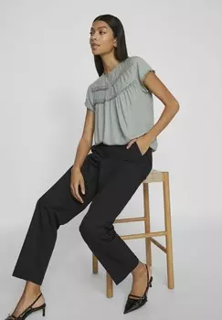 Блуза MIT KURZEN RMELN DETAILREICHES VILA, пестрый зеленый