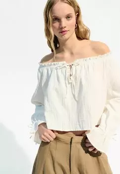 Блуза OFF THE SHOULDER WITH DETAIL Bershka, бежевый