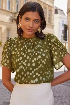 Блуза с рукавами-тюльпанами и круглым вырезом отделанным кружевом Love & Roses, зеленый