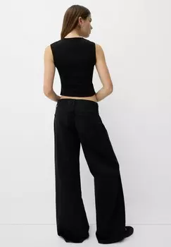 Блуза SLEEVELESS CROP Bershka, черный