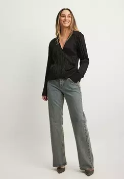 Блуза STRUKTURIERTE MIT BERLAPPUNGEN NA-KD, черный