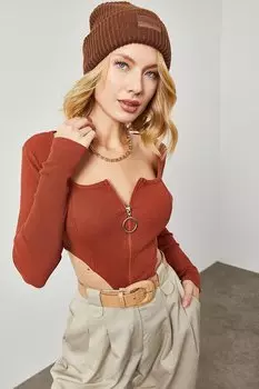 Блузка-бретелька с глубоким вырезом и детальной отделкой Dermuar 2KXK2-45737-16 XHAN