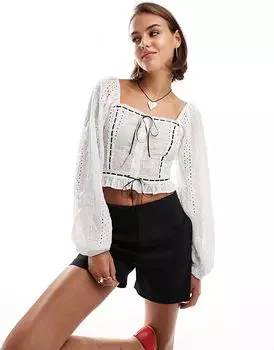 Блузка цвета слоновой кости с отделкой контрастной лентой в технике бродери Miss Selfridge