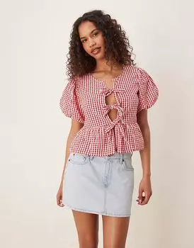 Блузка Gina Tricot с короткими рукавами и бантом в красную клетку