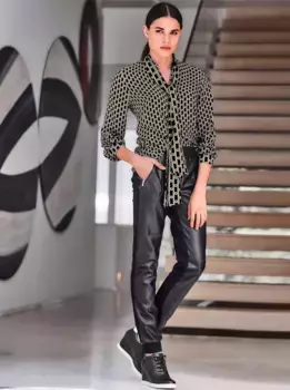 Блузка Heine с принтом, черный