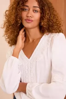 Блузка из джерси с длинными рукавами и оборками и V образным вырезом Love & Roses, белый