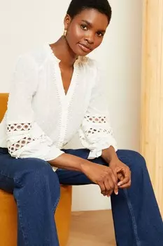 Блузка из ткани «добби» с рукавами 3/4 и V-образным вырезом Love & Roses, белый