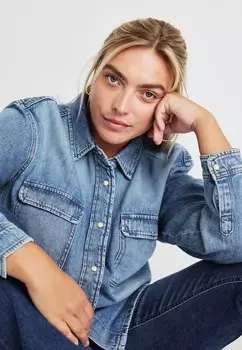 Блузка на пуговицах CARBROADWAY ONLY Carmakoma, синий деним