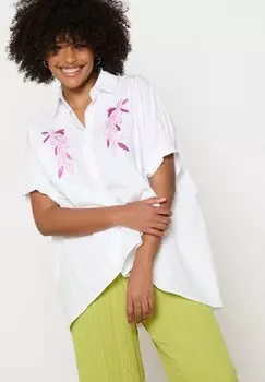 Блузка на пуговицах WITH EMBROIDERY LolaLiza, белый