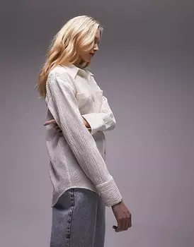 Блузка-рубашка Topshop цвета слоновой кости белого цвета с нагрудными карманами и жатой структурой