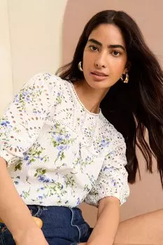 Блузка с буфами и кокеткой на кокетке Love & Roses, белый