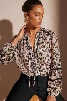 Блузка с длинными рукавами воротником с рюшами кружевной отделкой и застежкой на пуговицы Love & Roses, розовый