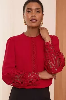 Блузка с круглым вырезом и кружевными манжетами Love & Roses, красный
