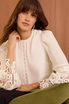 Блузка с круглым вырезом и кружевными манжетами Love & Roses, белый
