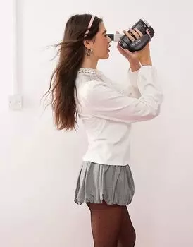 Блузка с кружевной вставкой и защипами кремового цвета Miss Selfridge