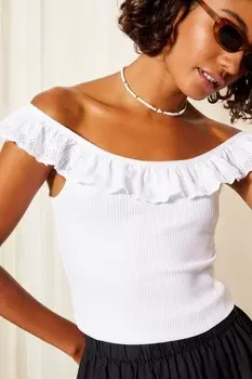 Блузка с оборками и вырезом бардо Friends Like These, белый
