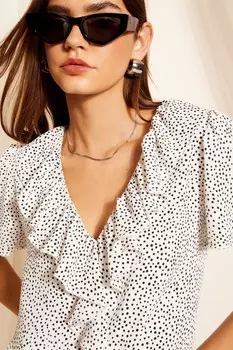 Блузка с оборкой спереди и рукавами фонариками Friends Like These, черный