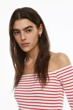 Блузка с рюшами и открытыми плечами H&M, красный