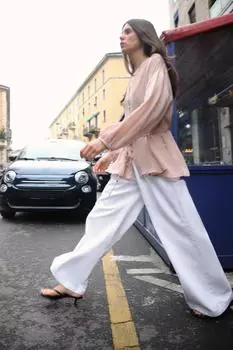 Блузка с узким поясом ZARA, цвет Beige-pink