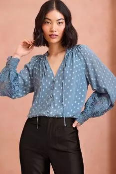 Блузка с V образным вырезом и длинными рукавами, металлизированными кружевными манжетами Love & Roses, синий