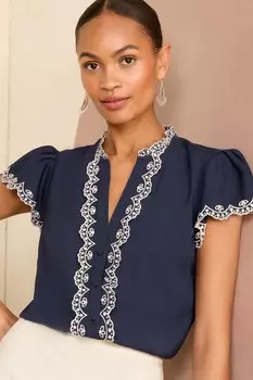 Блузка с V образным вырезом и рукавами крылышками, отделкой воланами Love & Roses, синий