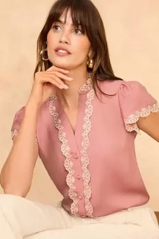 Блузка с V образным вырезом и рукавами крылышками, отделкой воланами Love & Roses, розовый