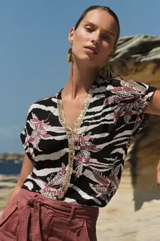 Блузка с V образным вырезом и закатанными рукавами Love & Roses, черный