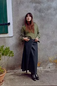 Блузка с вышитыми рукавами ZARA, хаки