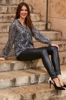 Блузка с завязками на шее Sosandar, черный