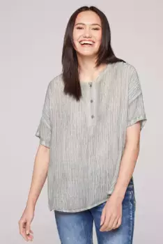 Блузка SOCCX с короткими рукавами и удлиненной спинкой, цвет Desert Olive