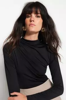 Боди эластичное Trendyol с черными сборками и высоким воротником на кнопках