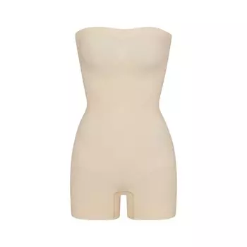 Боди без бретелек шорти SKIMS, цвет sand