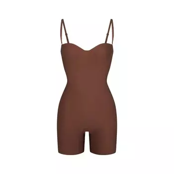 Боди core sculpt underwire до средней части бедра SKIMS, цвет jasper