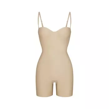 Боди core sculpt underwire до средней части бедра SKIMS, цвет sand