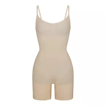 Боди до средины бедра SKIMS Everyday Sculpt, песочный
