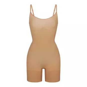 Боди до средины бедра SKIMS Everyday Sculpt, охра
