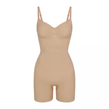 Боди до средины бедра SKIMS Seamless Sculpt, цвет Clay