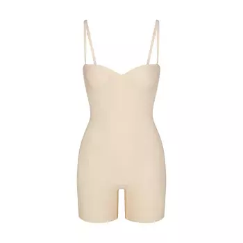 Боди на косточках до средней длины бедра SKIMS Skims Body, песочный