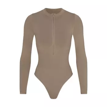 Боди с длинными рукавами и молнией спереди SKIMS Contour Nylon, цвет Truffle
