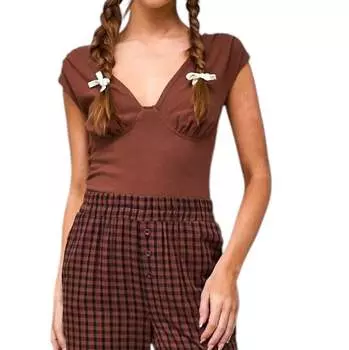 Боди с вырезом-свитшотом и присборенными плечами в шоколадном цвете LE LIS, цвет chocolate