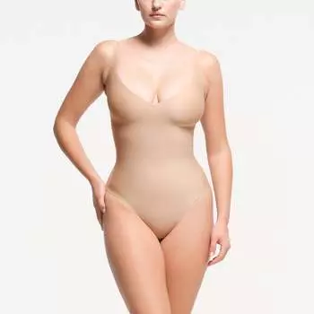 Боди-стринги Core Sculpt с глубоким вырезом SKIMS, цвет clay