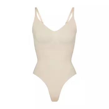 Боди-стринги SKIMS Seamless Sculpt, песочный