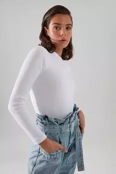 Боди Trendyol в рубчик с тонким высоким воротником и кнопками, белый