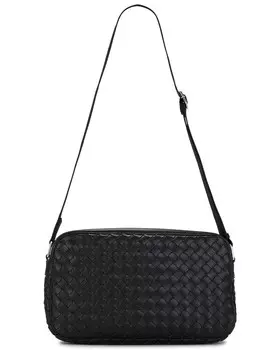 Большая классическая сумка для фотоаппарата Bottega Intrecciato Bottega Veneta, цвет Black & Silver
